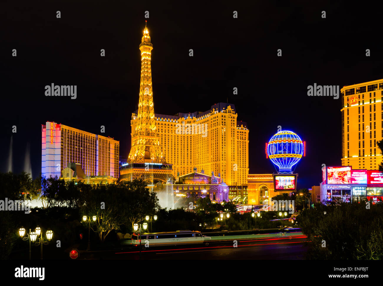 Las Vegas city at night editorial stock image. Image of boulevard -  122619509