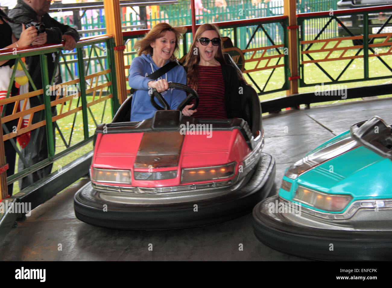 Bumper cars dodgems funfair hi-res stock photography and images