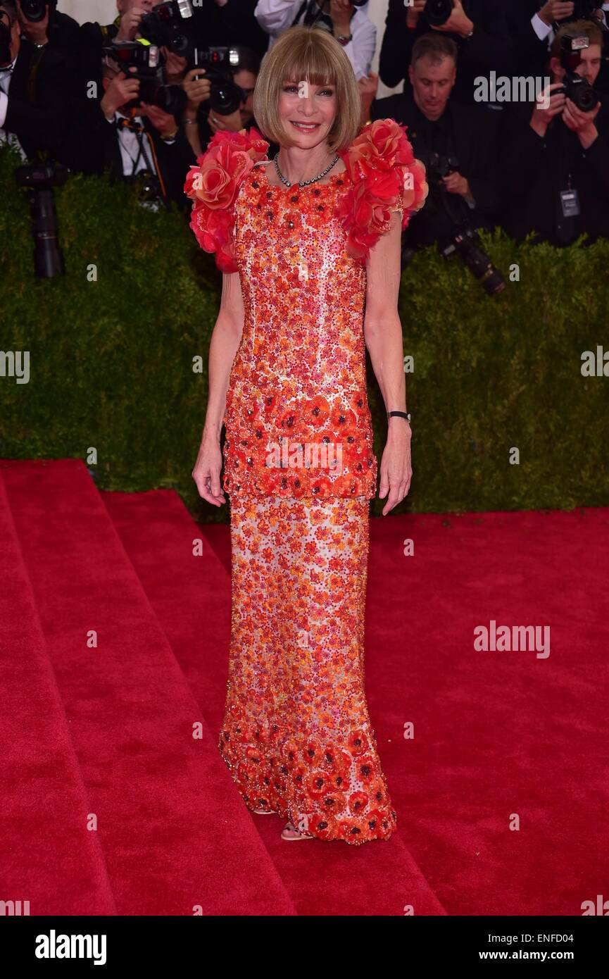 Anna Wintour, (wearing Chanel) at arrivals for 'CHINA: Through The Looking  Glass' Opening Night Met Gala - Part 1, The Metropolitan Museum of Art  Costume Institute, New York, NY May 4, 2015.