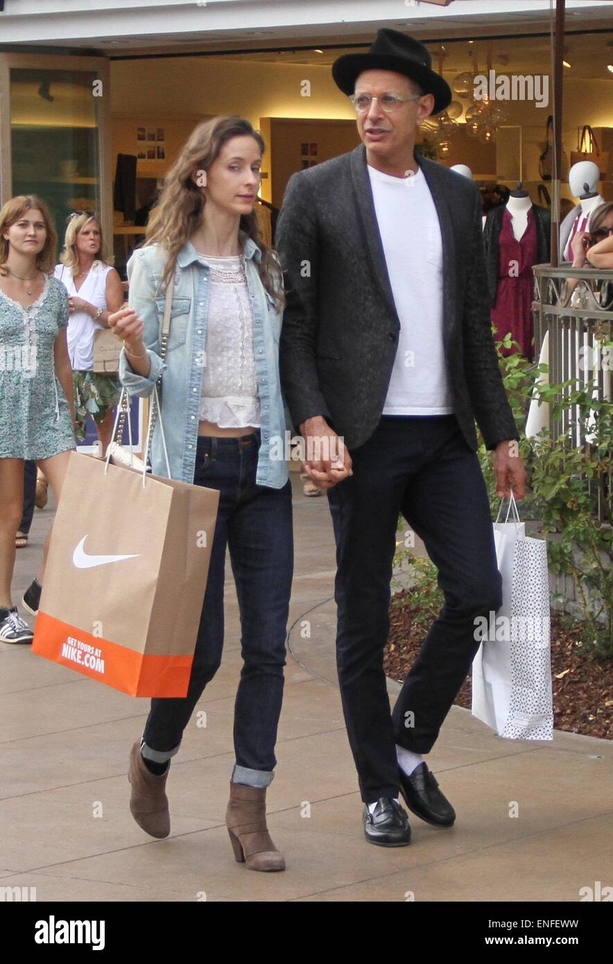 Jeff Goldblum takes his girlfriend Emilie Livingston shopping at The Grove in Hollywood  Featuring: Jeff Goldblum, Emilie Livingston Where: Los Angeles, California, United States When: 30 Oct 2014 Stock Photo
