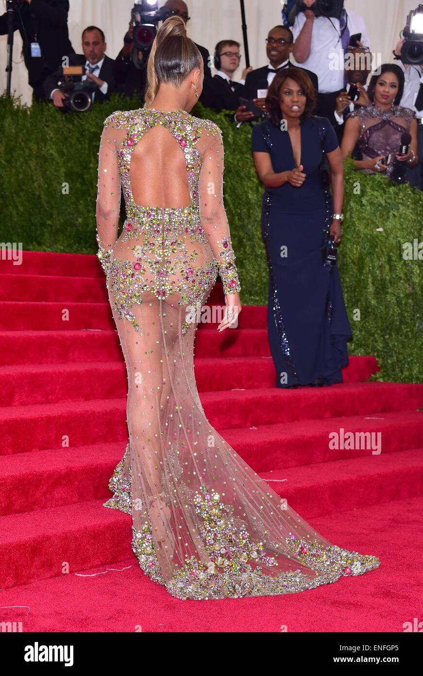 beyonce-met-gala-2015-hi-res-stock-photography-and-images-alamy
