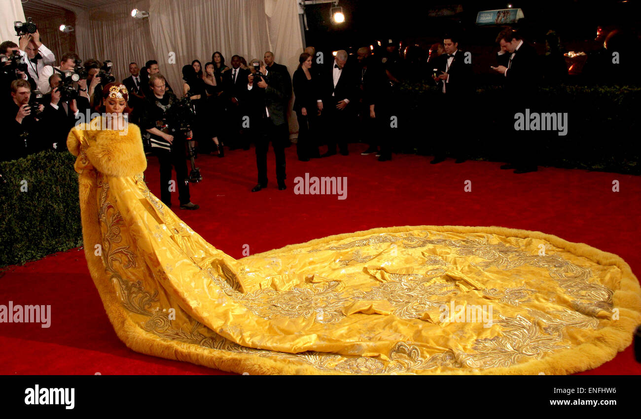 New York Usa 4th May 2015 Rihanna Attends The Costume Institute Benefit Gala Celebrating The 7966