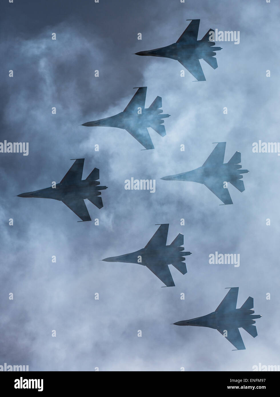 Fighter jet silhouette hi-res stock photography and images - Alamy