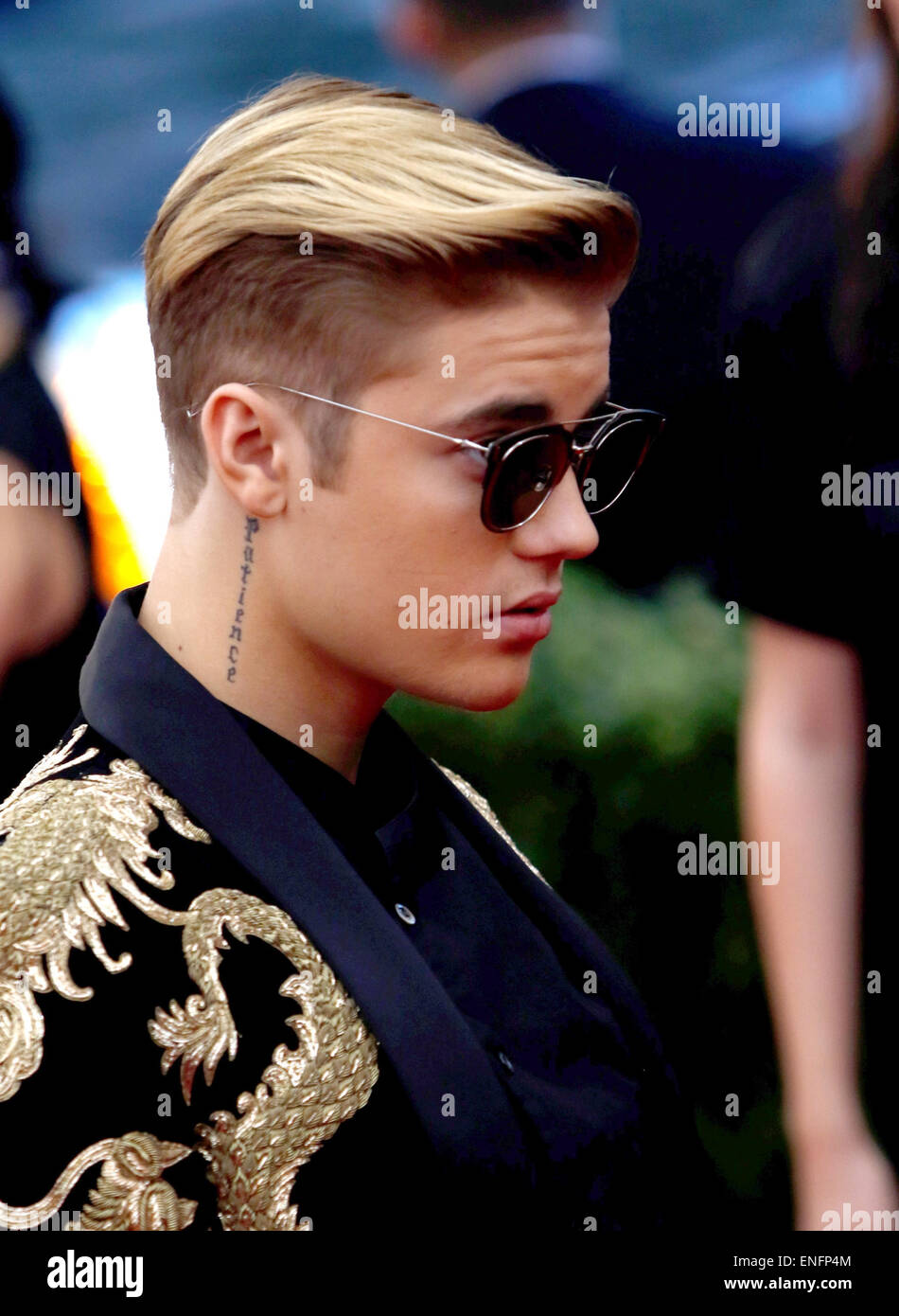 New York, USA . 4th May, 2015. Singer Justin Bieber attends the 2015  Costume Institute Gala Benefit celebrating the exhibition 'China: Through  the Looking Glass' at The Metropolitan Museum of Art in