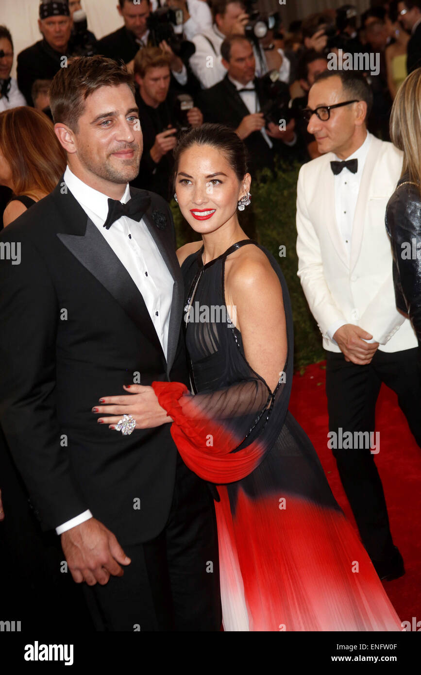 New York, USA . 4th May, 2015. Actress Olivia Munn and Matt Harvey attend  the 2015 Costume Institute Gala Benefit celebrating the exhibition 'China:  Through the Looking Glass' at The Metropolitan Museum