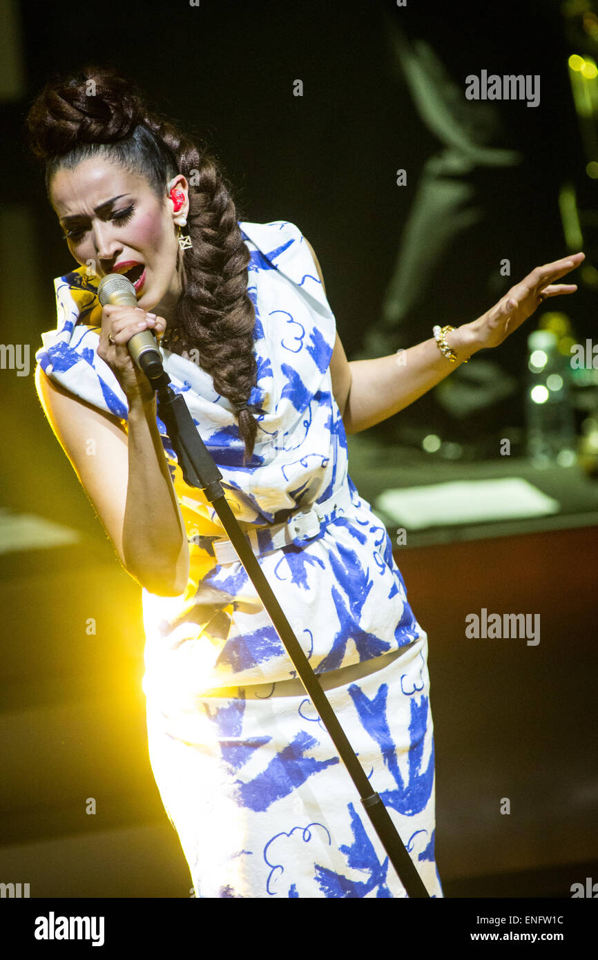 Milan Italy. 04th May 2015. The Italian singer-songwriter NINA ZILLI performs live at Teatro Dal Verme during the 'Frasi & Fumo Tour 2015' Credit:  Rodolfo Sassano/Alamy Live News Stock Photo