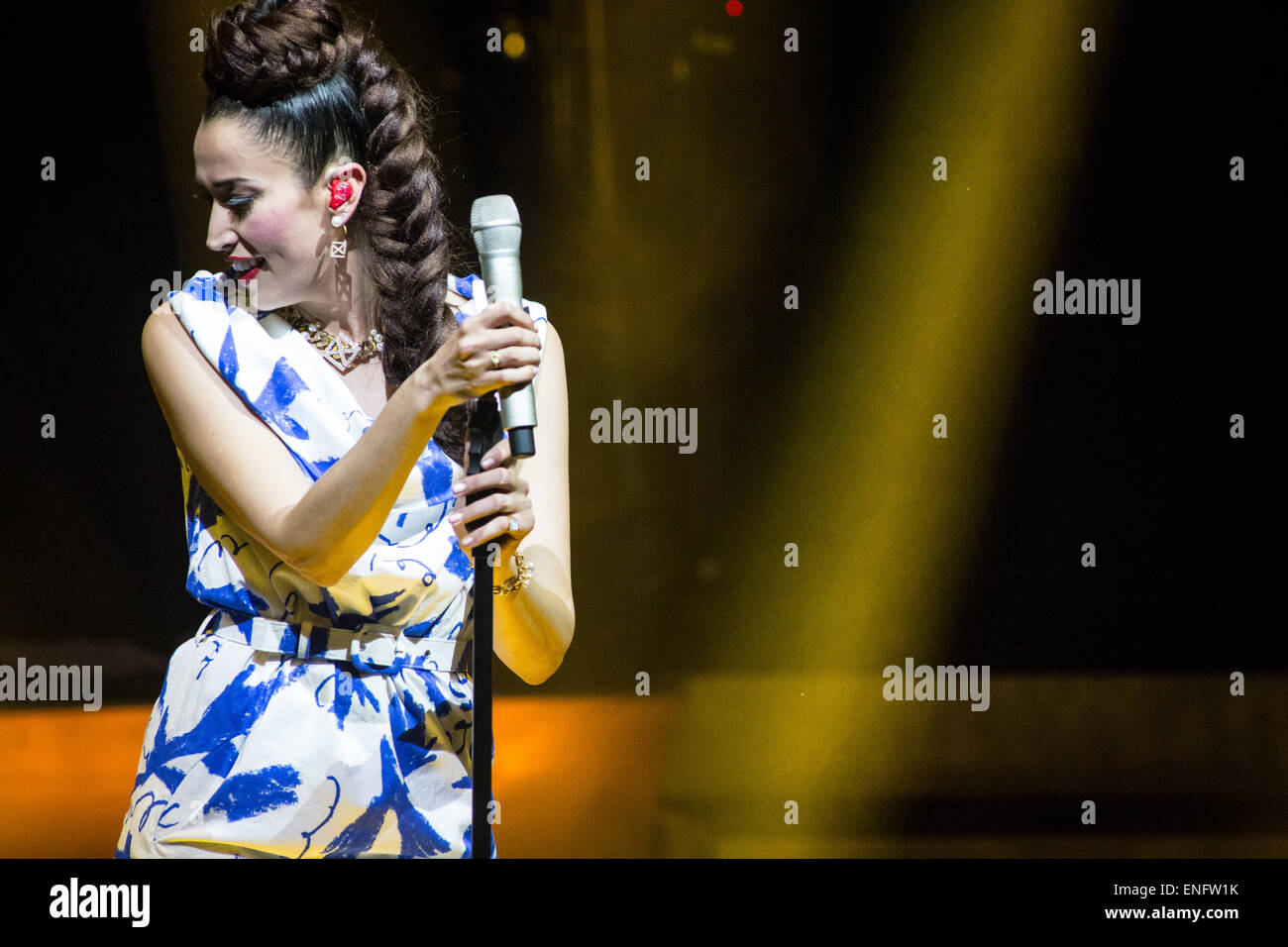 Milan Italy. 04th May 2015. The Italian singer-songwriter NINA ZILLI performs live at Teatro Dal Verme during the 'Frasi & Fumo Tour 2015' Credit:  Rodolfo Sassano/Alamy Live News Stock Photo