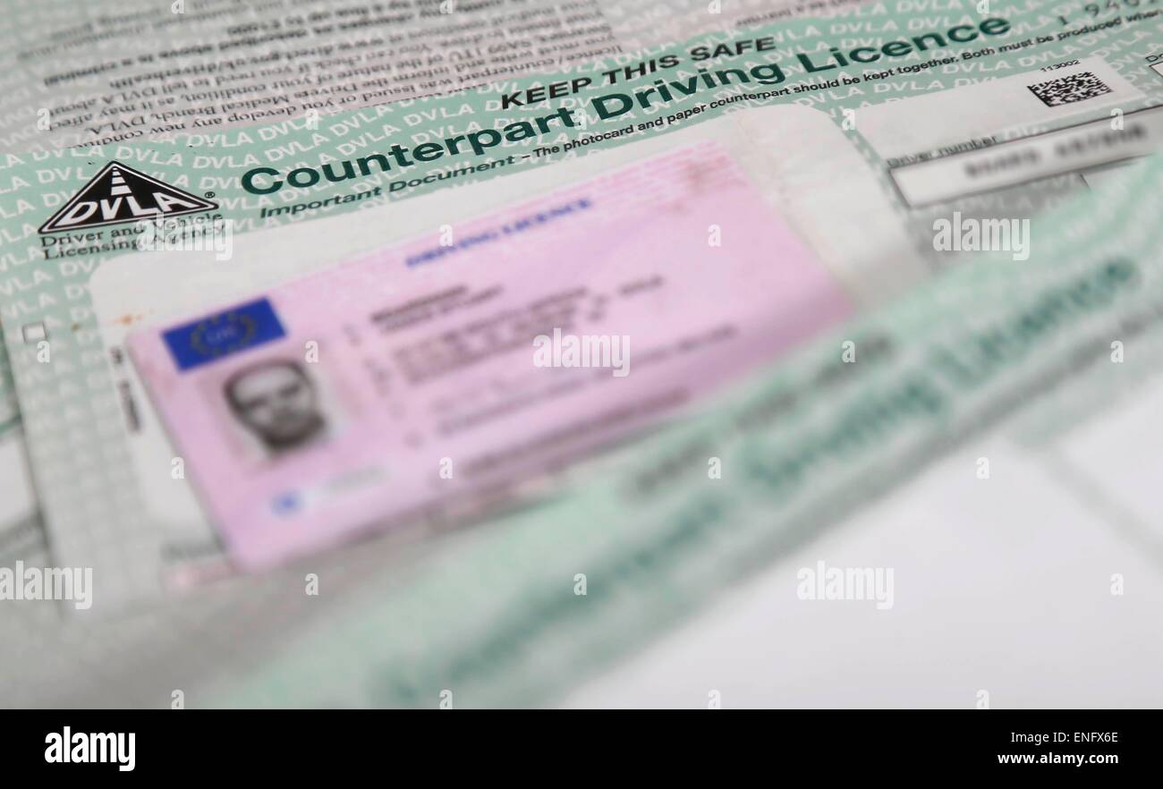A United Kingdom Paper and Plastic Card Driving Licence Stock Photo Alamy