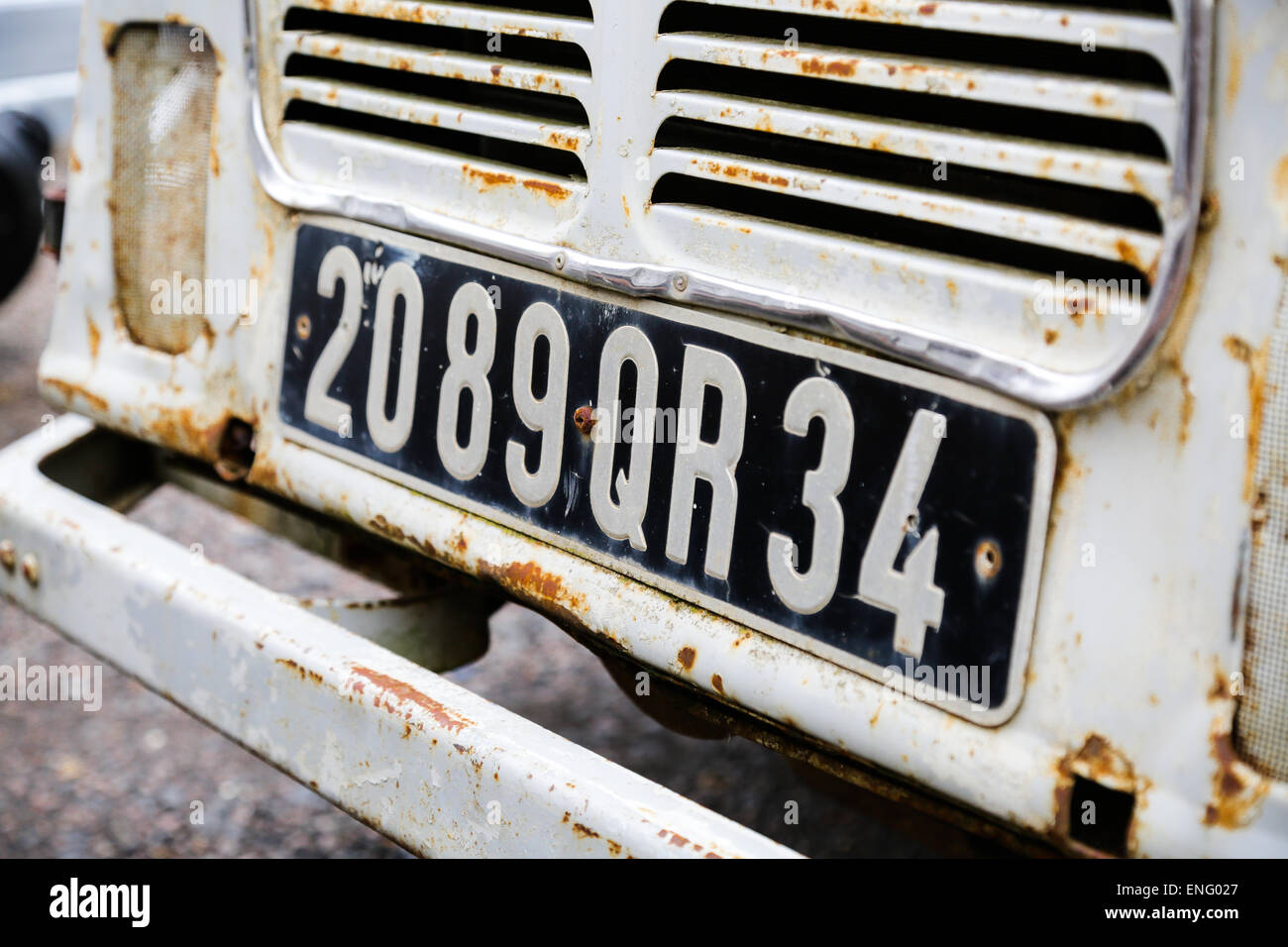 A French number plate on an old Citroen van Stock Photo