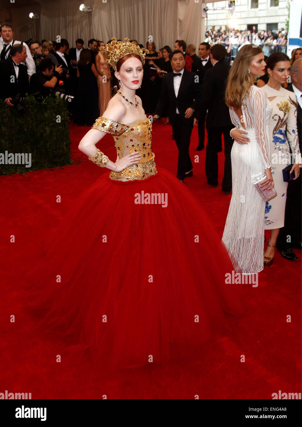 New York, USA . 4th May, 2015. Musician Karen Elson attends the 2015 Costume Institute Gala Benefit celebrating the exhibition 'China: Through the Looking Glass' at The Metropolitan Museum of Art in New York, USA, on 04 May 2015. Photo: Hubert Boesl/dpa/Alamy Live News Stock Photo
