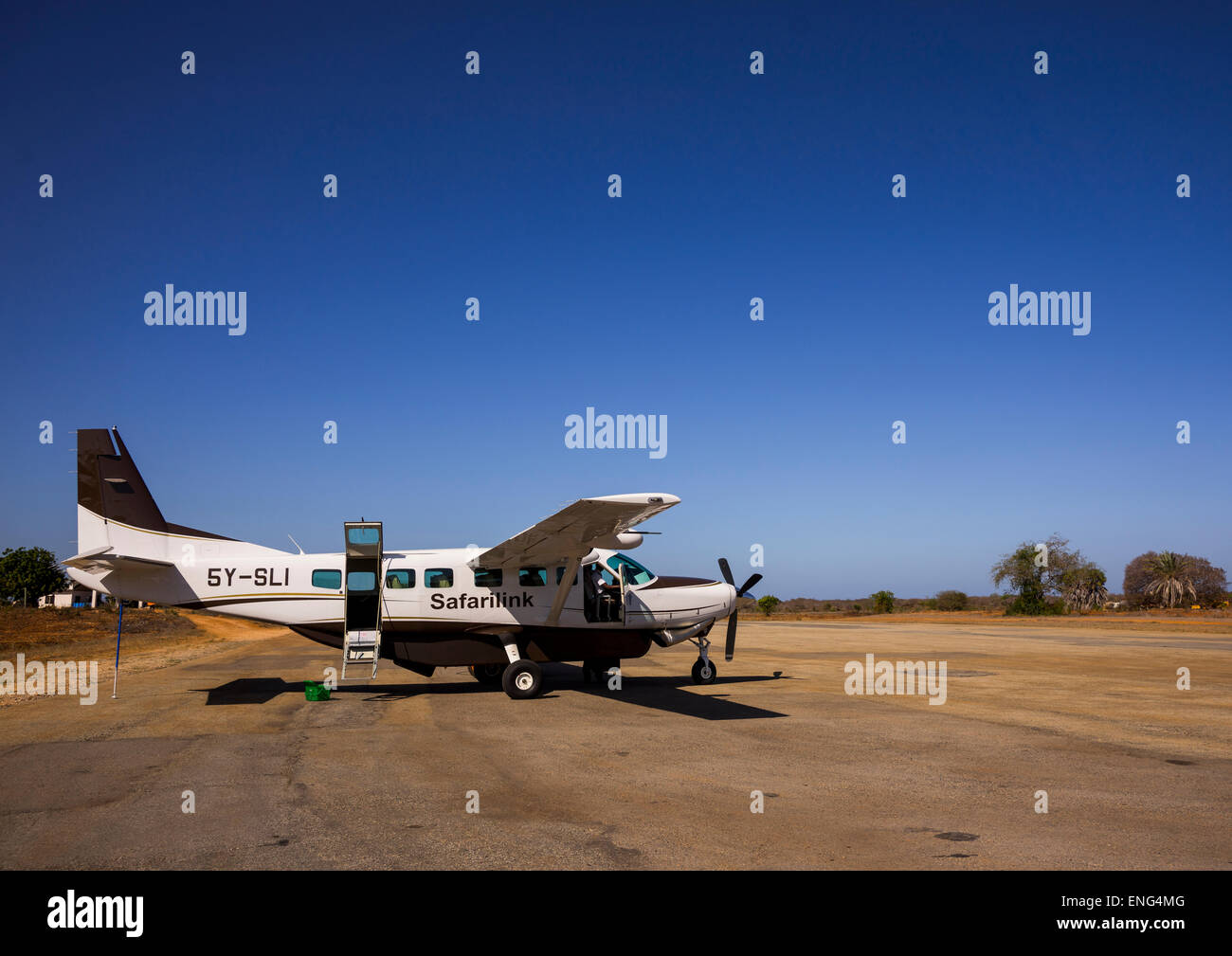 Manda airport lamu kenya hi-res stock photography and images - Alamy