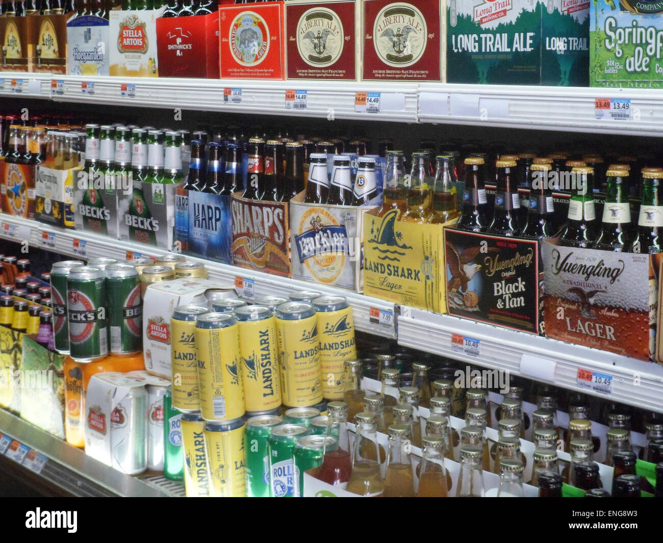 The beer section of a supermarket in New York on Thursday, January 15, 2009. The New York State Liquor Authority conducted an undercover investigation revealing that out of 911 stores in New York City 58 percent sold alcohol to under-age operatives. The age to purchase liquor in NYS is 21. (© Richard B. Levine) Stock Photo