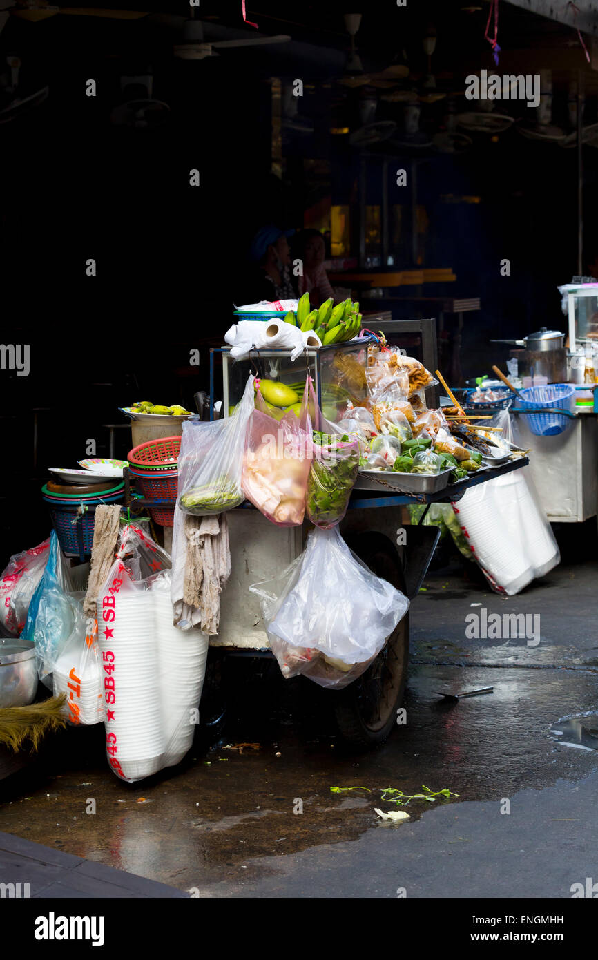 Selling Street Food in Bangkok, Thailand Stock Photo - Alamy