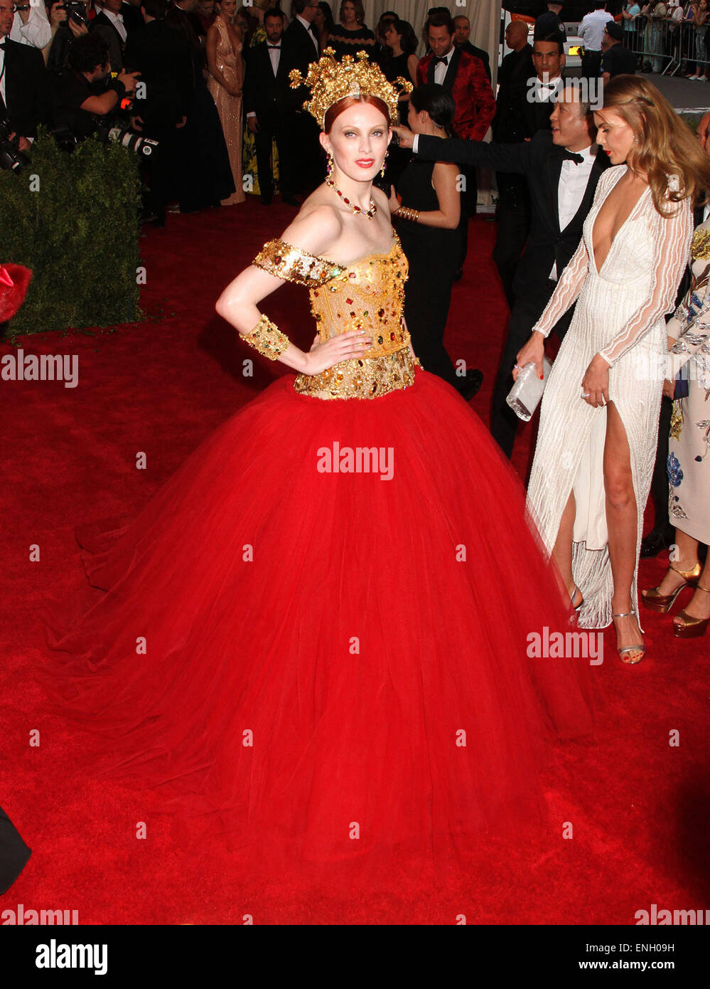 May 4, 2015 - New York,  U.S. - Model KAREN ELSON attends the Costume Institute Benefit gala celebrating the opening of the new exhibit of 'China: Through the Looking Glass' held at the Metropolitan Museum of Art. (Credit Image: © Nancy Kaszerman/ZUMAPRESS.com) Stock Photo