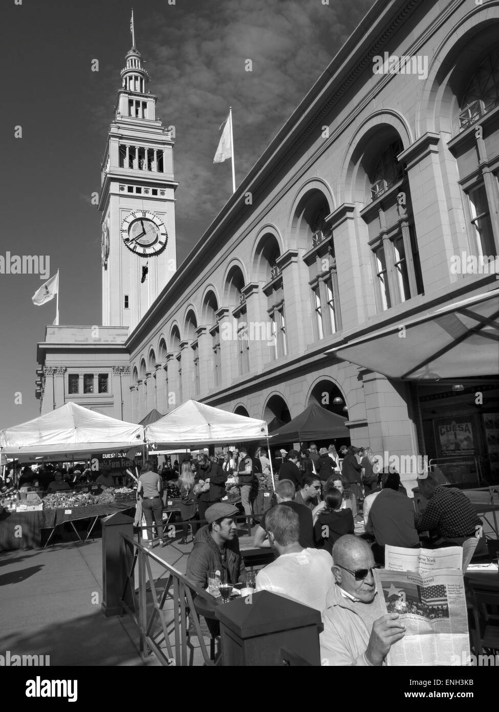 B&W retro style alfresco autumn cafe at 'The Market Bar' Ferry Building restaurant Embarcadero San Francisco California USA Stock Photo
