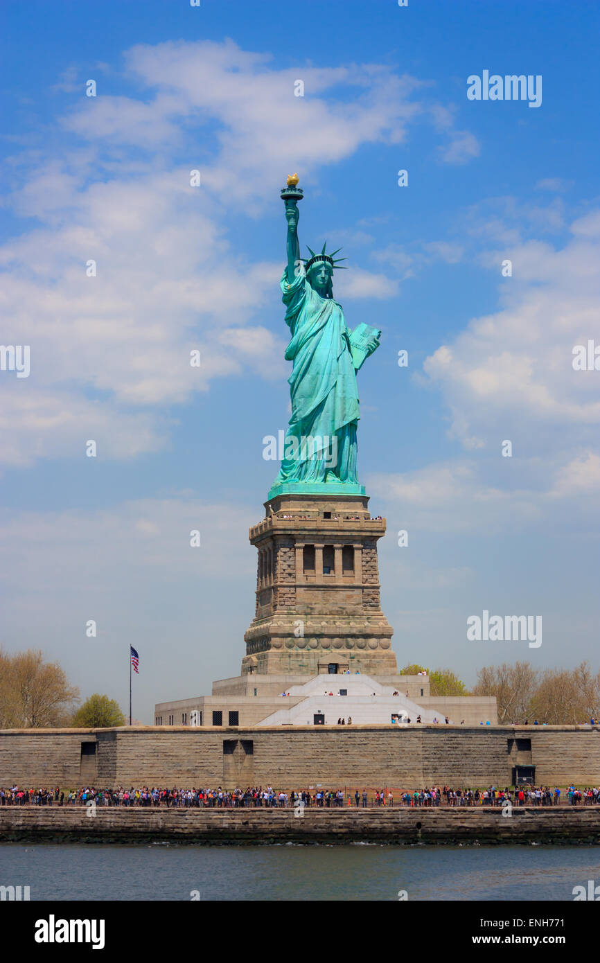 Statue of Liberty as seen from the ferry, side view Stock Photo Alamy