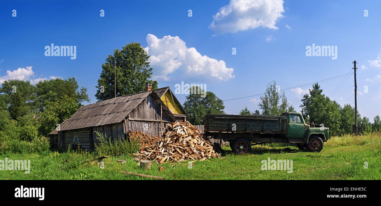 Vintage log truck hi-res stock photography and images - Alamy