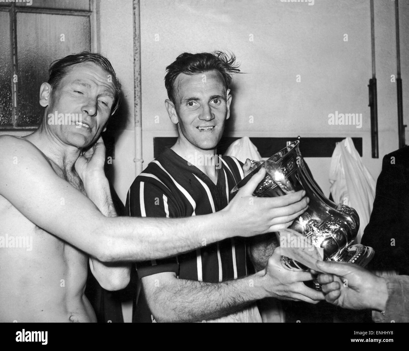 1956 fa cup final Black and White Stock Photos & Images Alamy