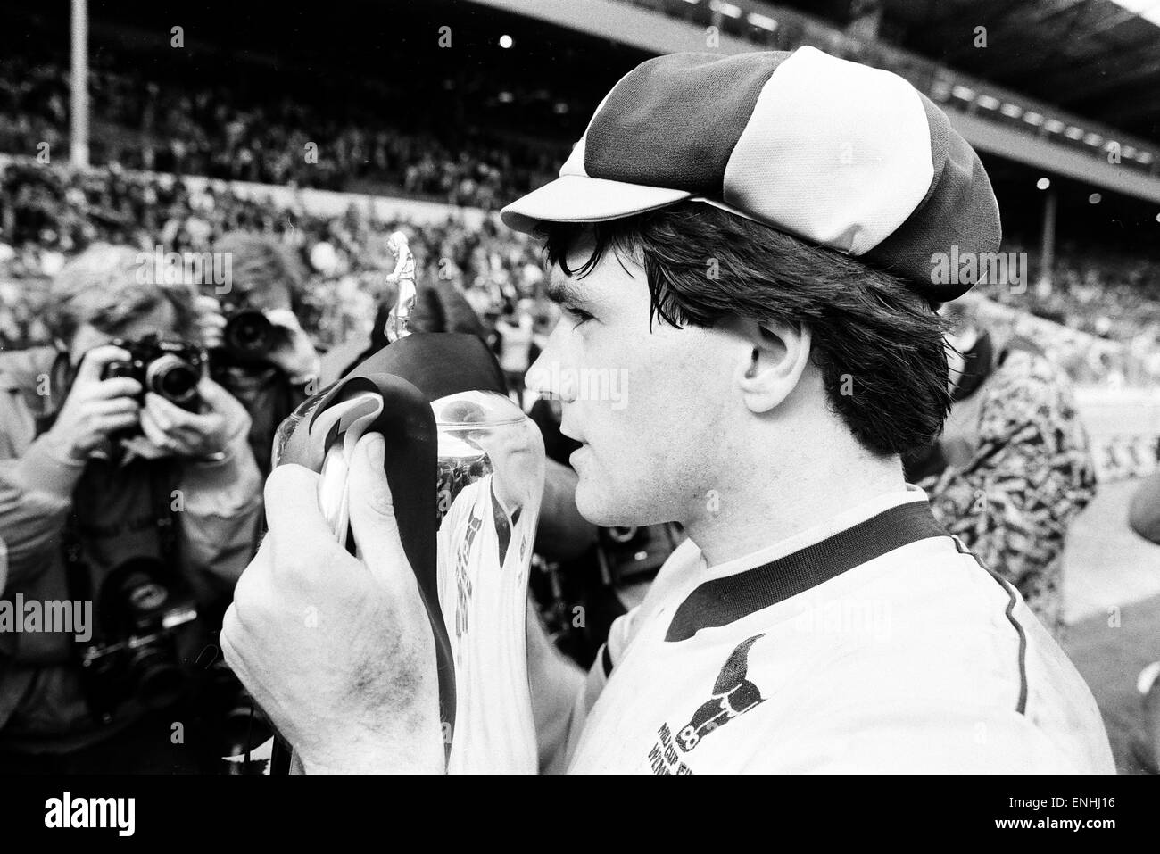 1986 Milk Cup Final at Wembley Stadium. Oxford United 3 v Queens Park