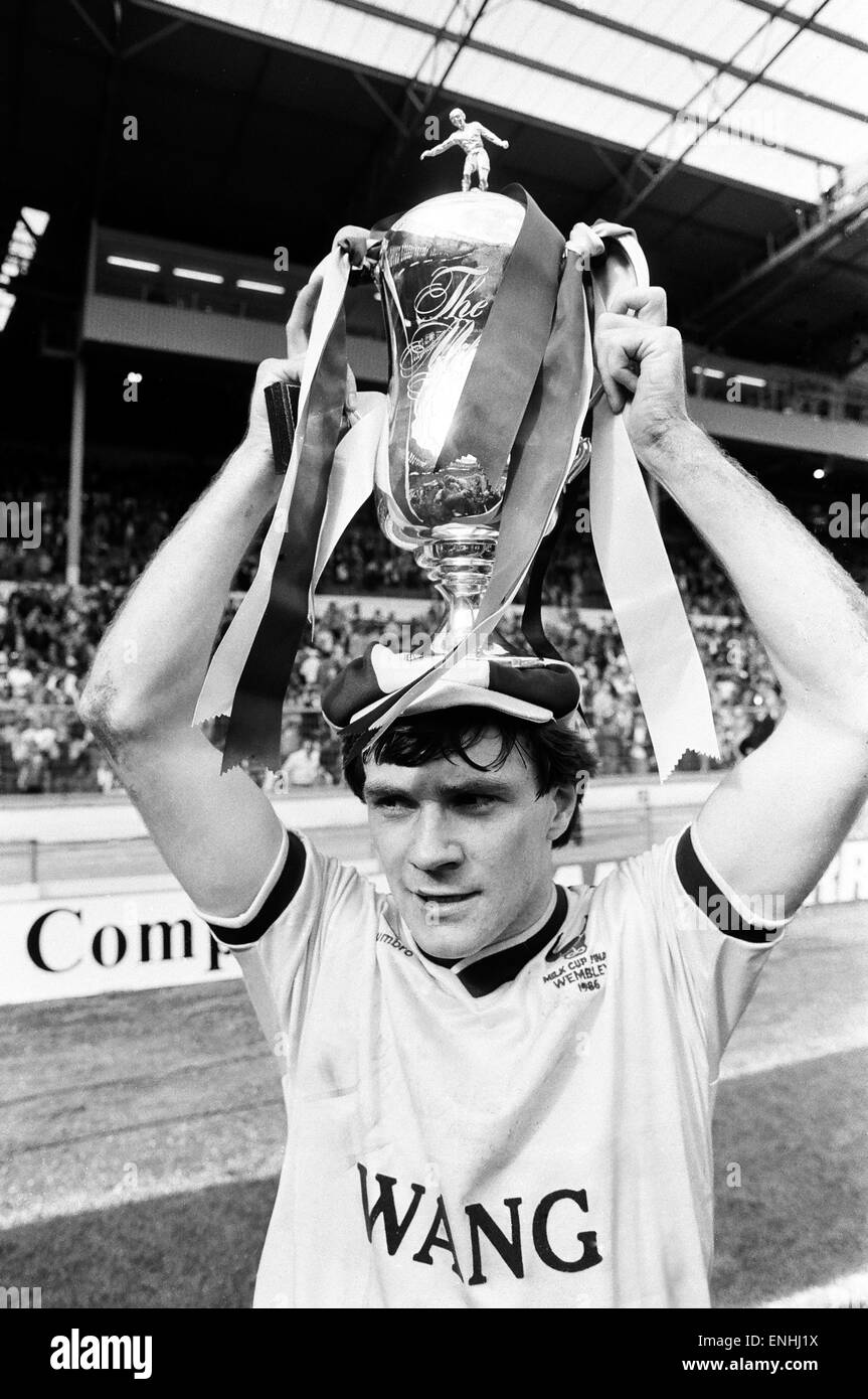 1986 Milk Cup Final at Wembley Stadium. Oxford United 3 v Queens Park