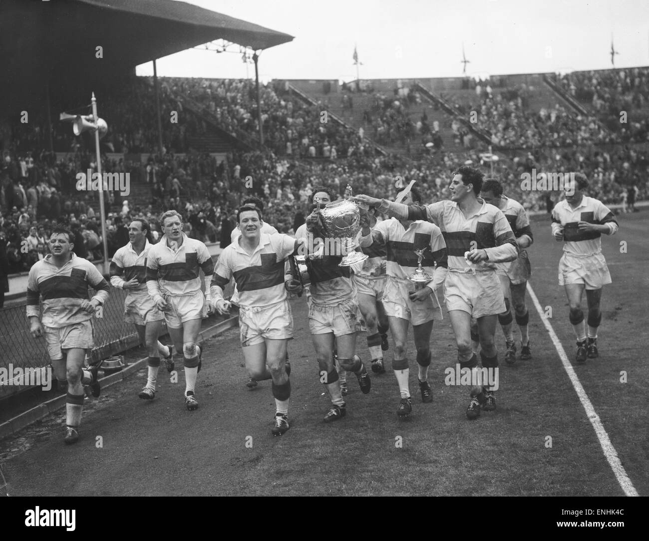 Wakefield Trinity do a lap of honour during the Rugby League Cup Final after beating Huddersfield 12 - 6 at Wembley 12th May 1962 Stock Photo