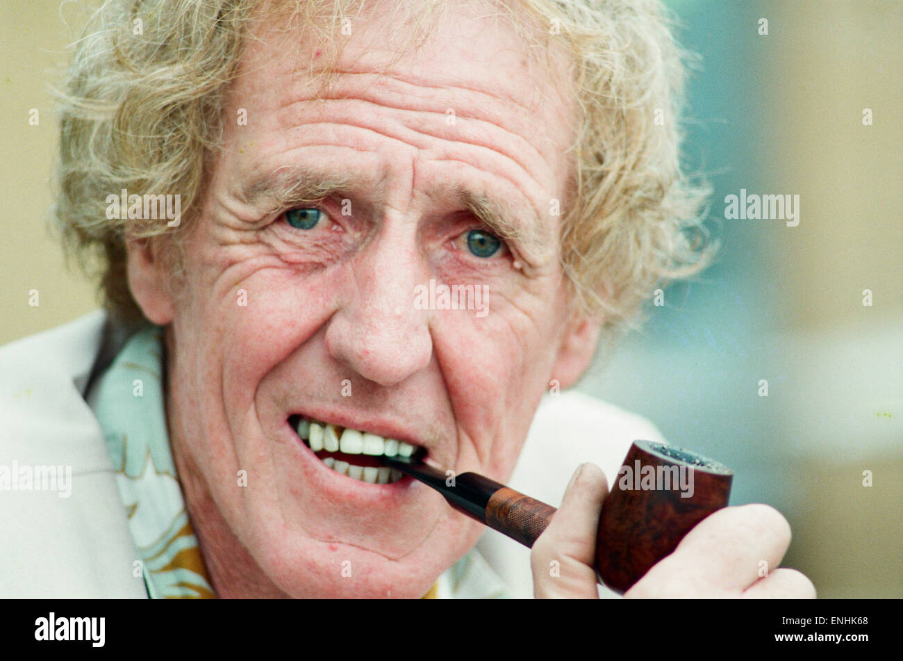 Rod Hull famous for his feathered puppet emu seen here in Newcastle. 18th October 1993 Stock Photo