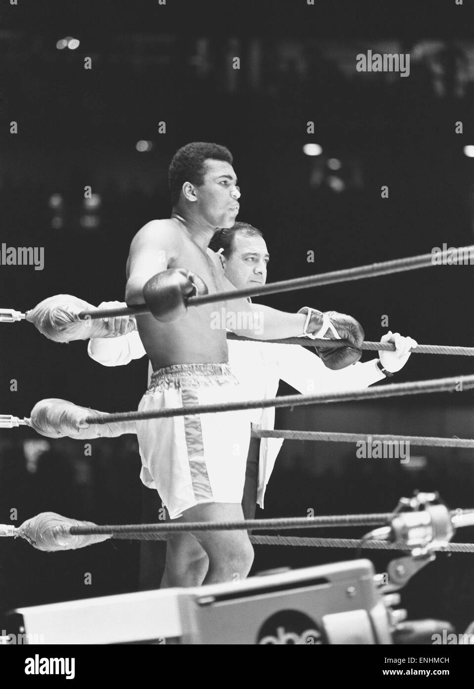 Cassius Clay (Muhammad Ali) seen here with his trainer Angelo Dundee during his fight with Ernie Terrell at the Astrodome, Houston, Texas, United States 6th Feburary 1967 Stock Photo