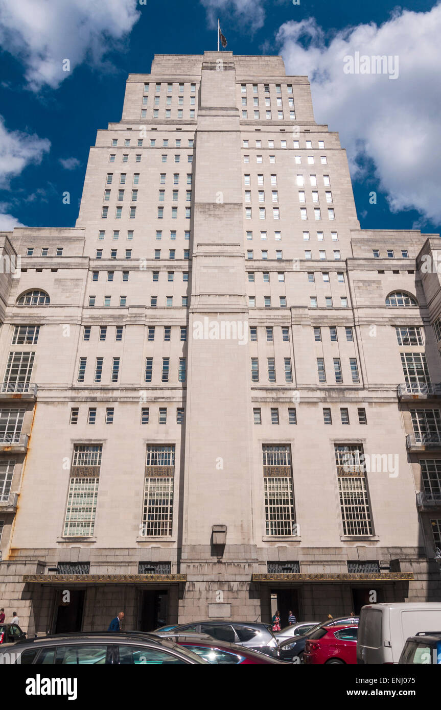 University of London Senate House and Library on Malet Street London Stock Photo