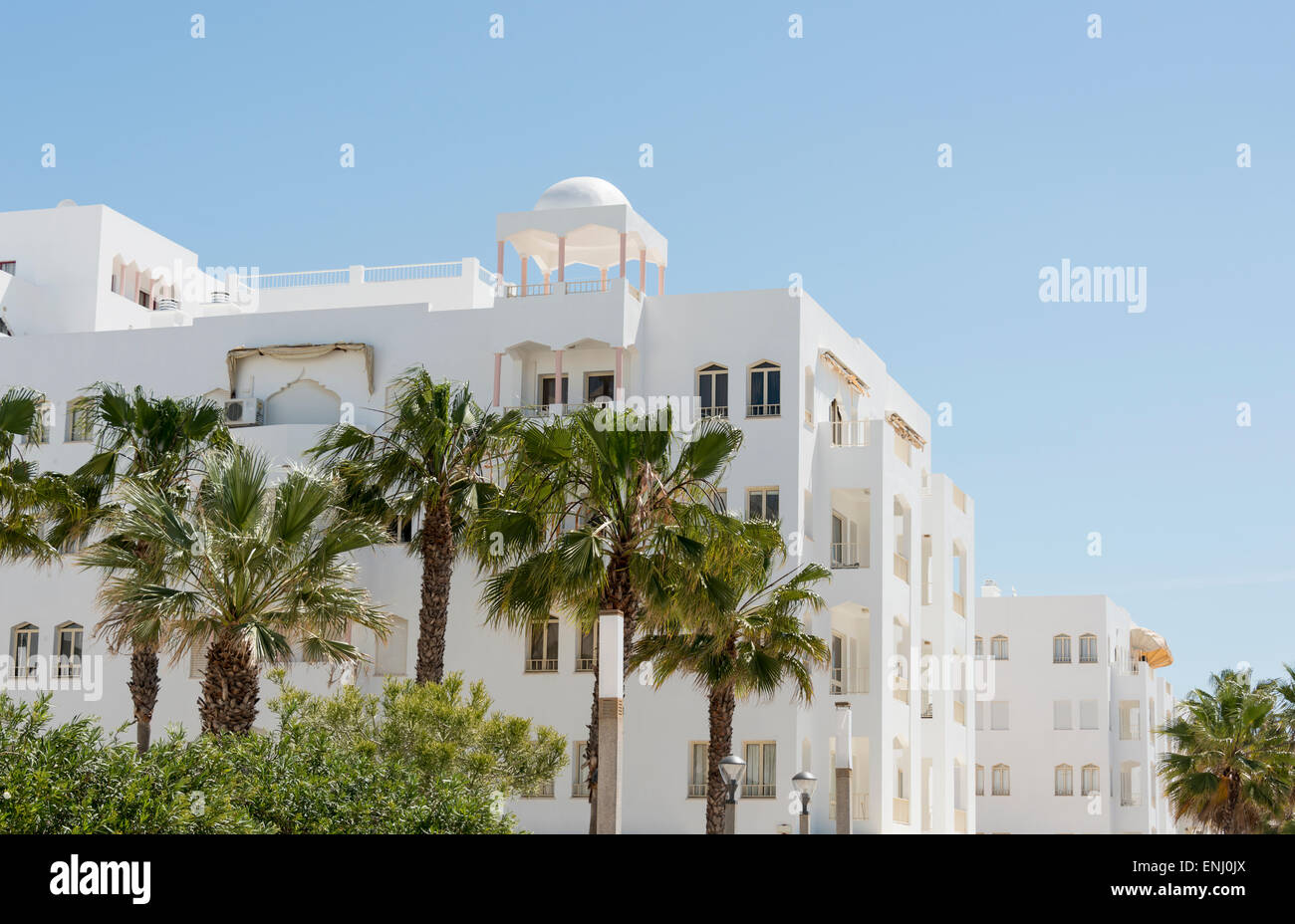 Typical white house hi-res stock photography and images - Alamy