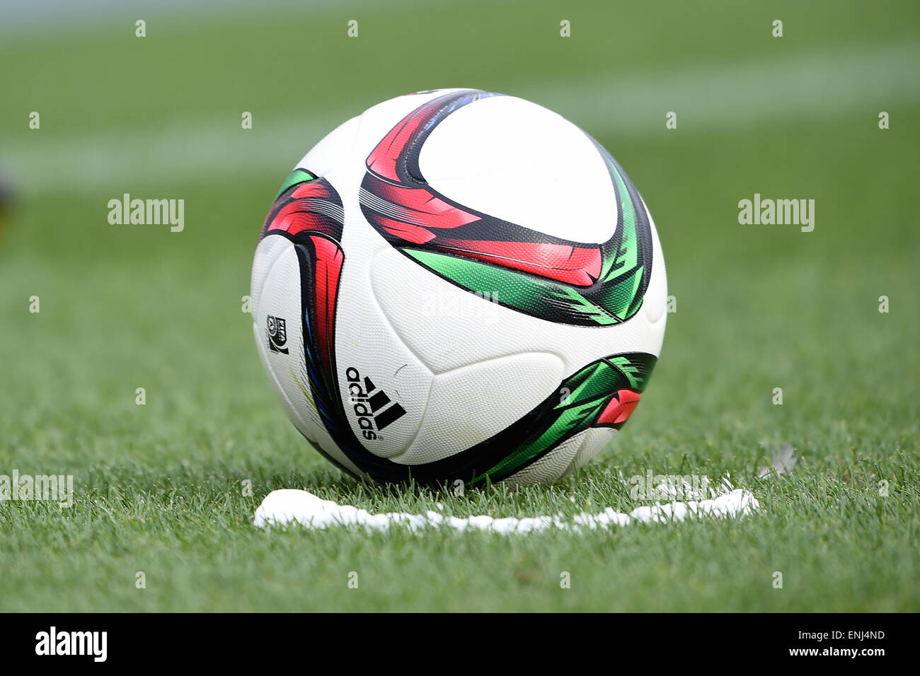 Kanagawa, Japan. 6th May, 2015. Vanishing spray Football/Soccer 2015