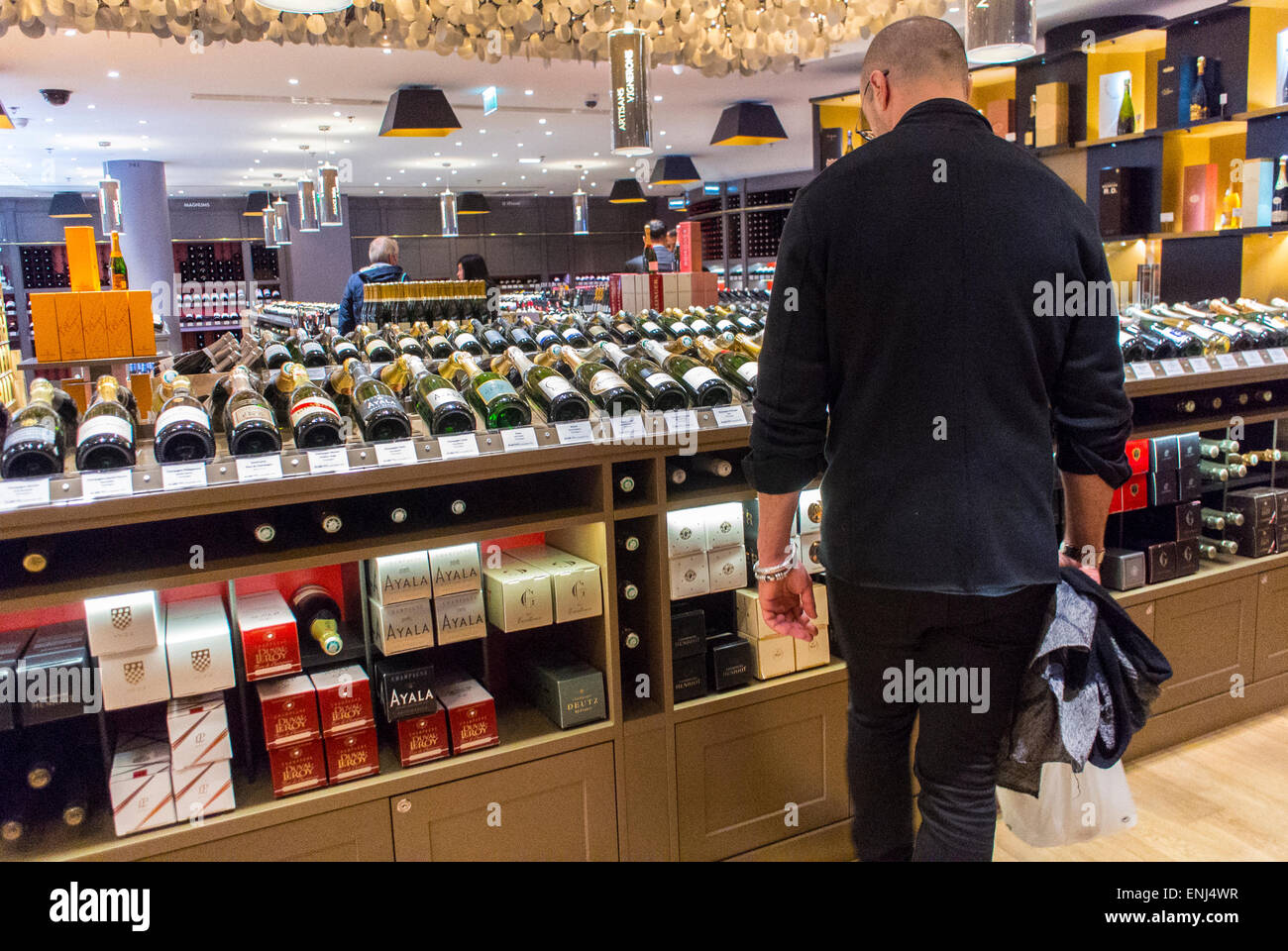 paris, France., Man Shopping, French Department Store, Galeries