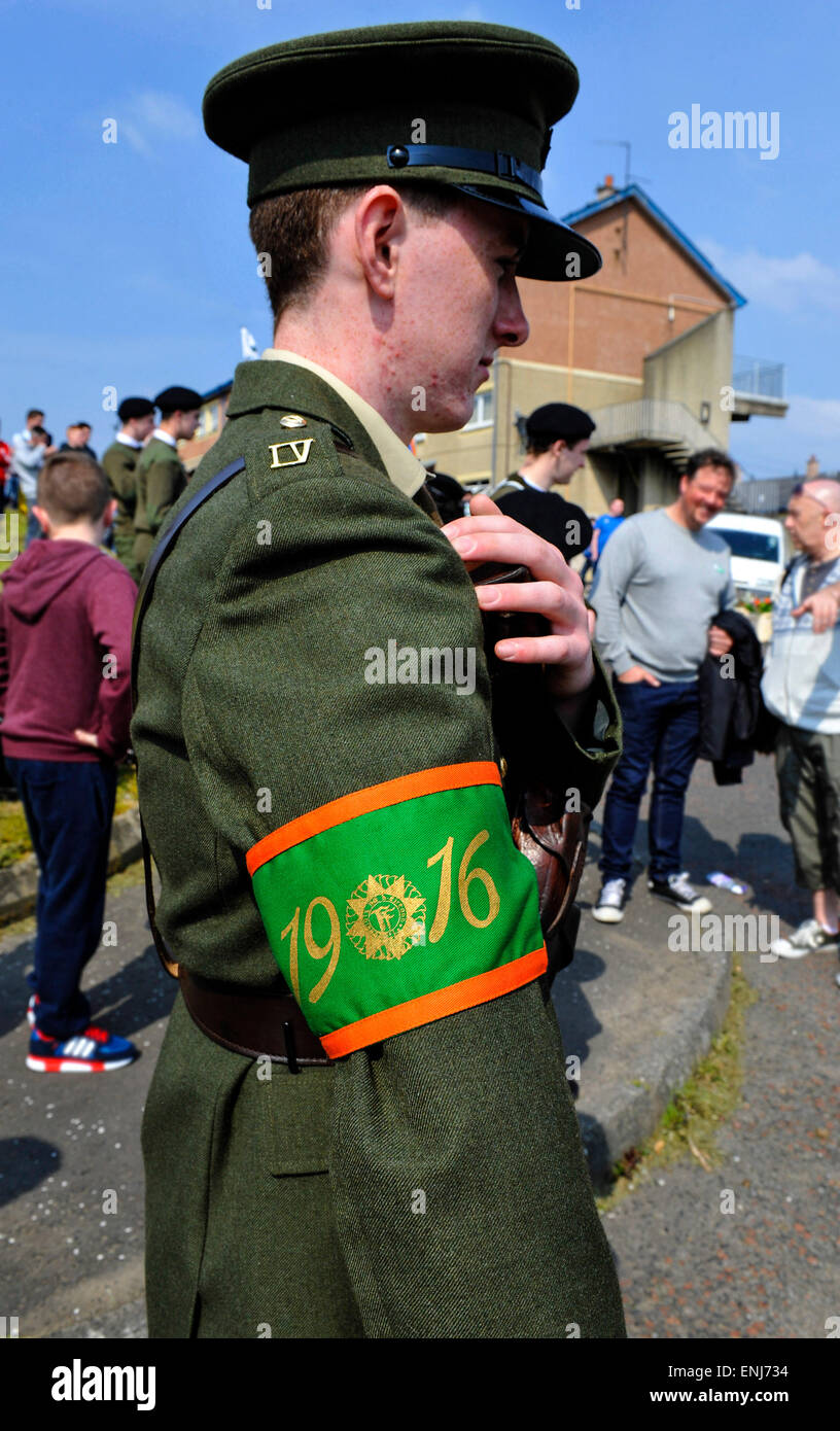 A man dressed in 1916 Irish Volunteers at a dissident republican Easter  Rising commemoration in Londonderry, Northern Ireland Stock Photo - Alamy