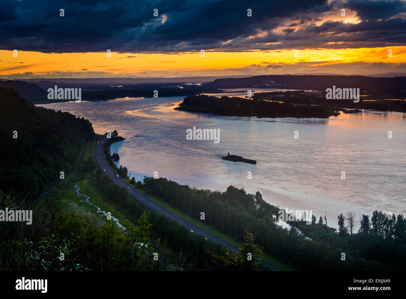 Sunset in the columbia gorge hi-res stock photography and images - Alamy