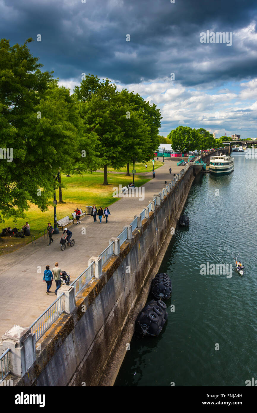 The Williamette River and walkway at Tom McCall Waterfront Park, in Portland, Oregon. Stock Photo