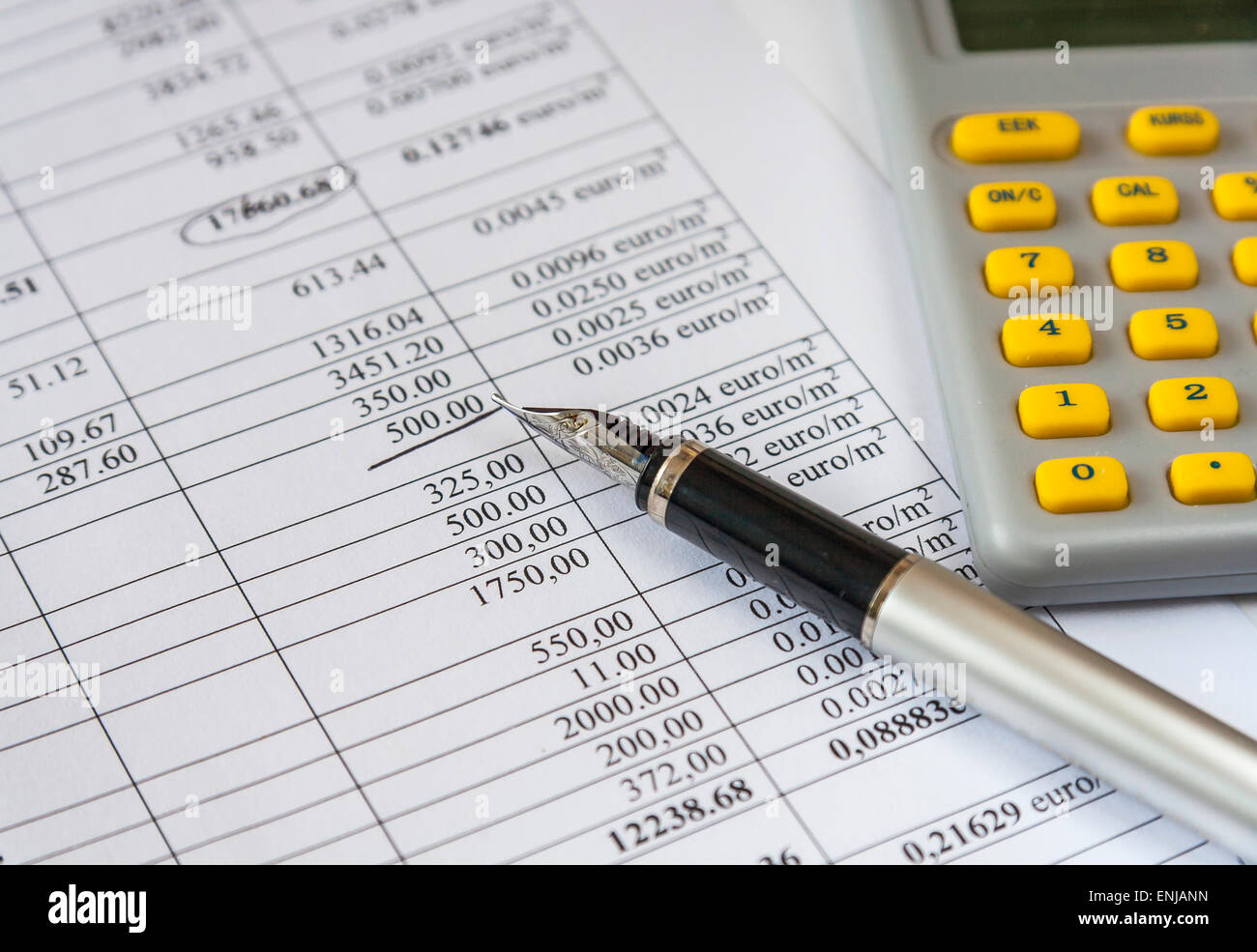 Money diagram hi-res stock photography and images - Alamy