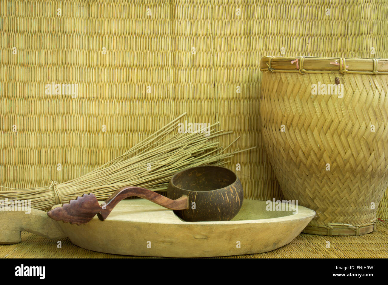 Wicker Shell Wicker shell surface, bamboo brown background Stock Photo - Alamy