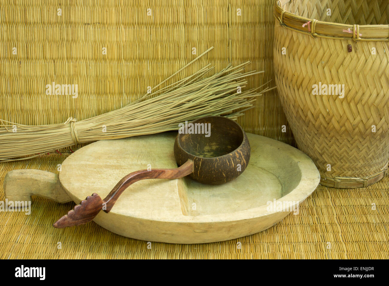 Wicker Shell Wicker shell surface, bamboo brown background Stock Photo - Alamy