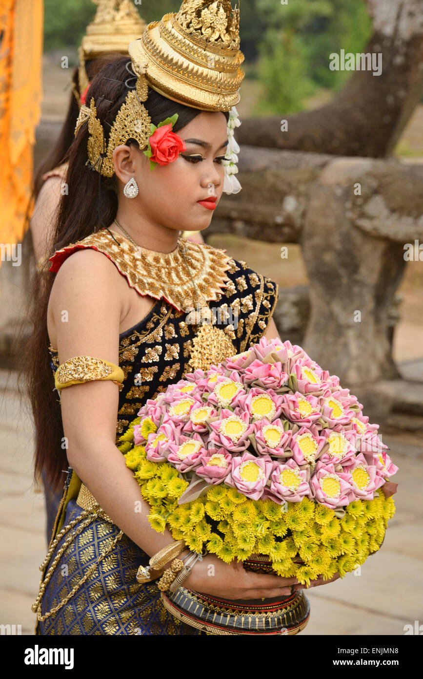 Khmer new year hires stock photography and images Alamy