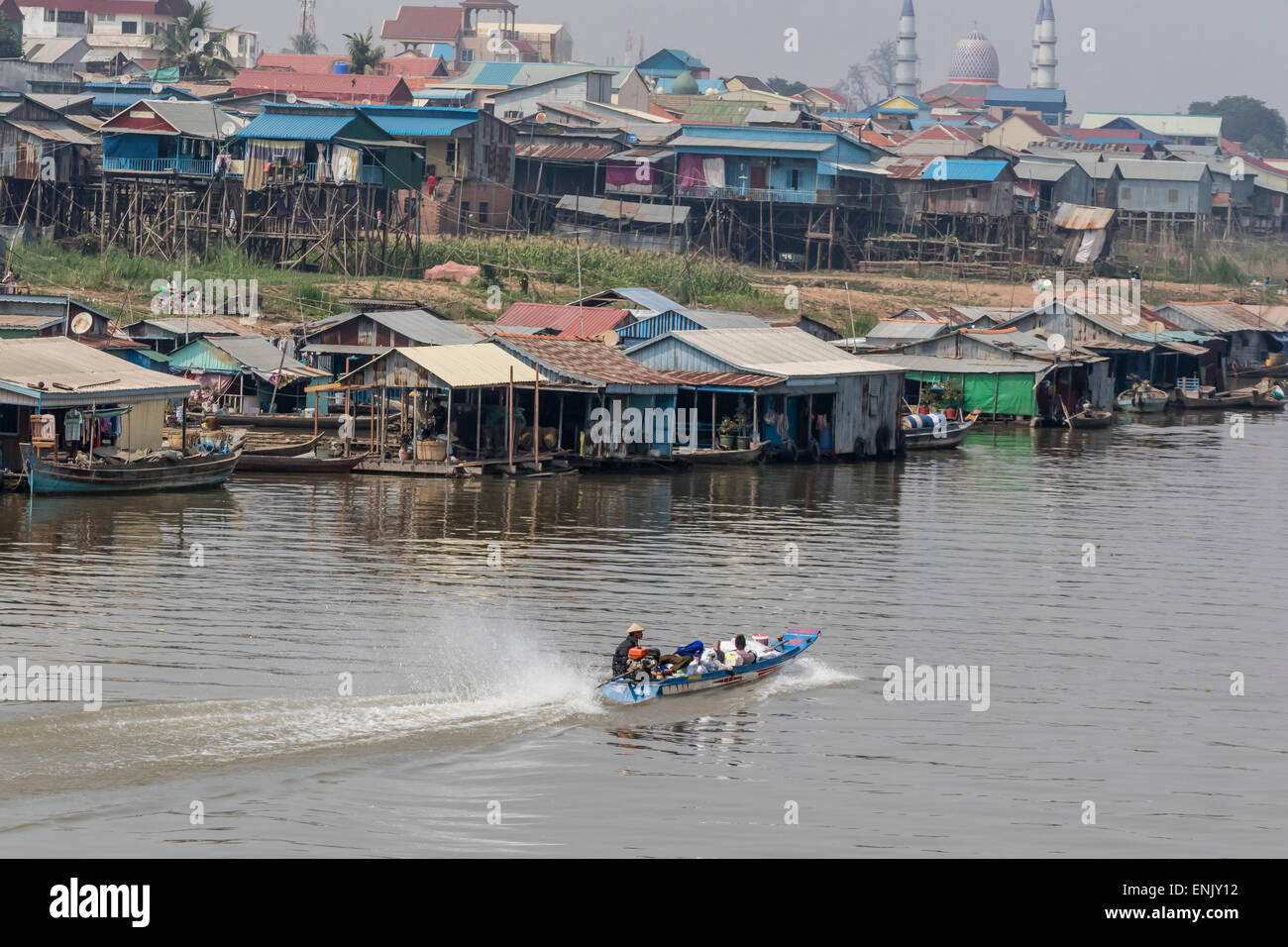 View of life along the Tonle Sap River headed towards Phnom Penh, Cambodia, Indochina, Southeast Asia, Asia Stock Photo