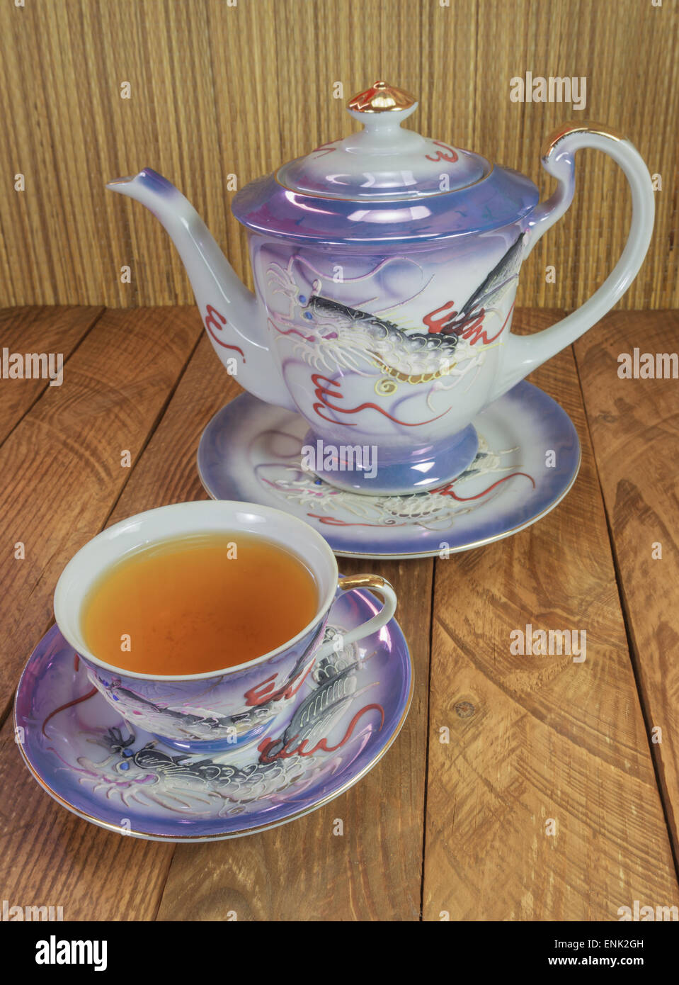 Japanese porcelain tea cup dragon hires stock photography and images