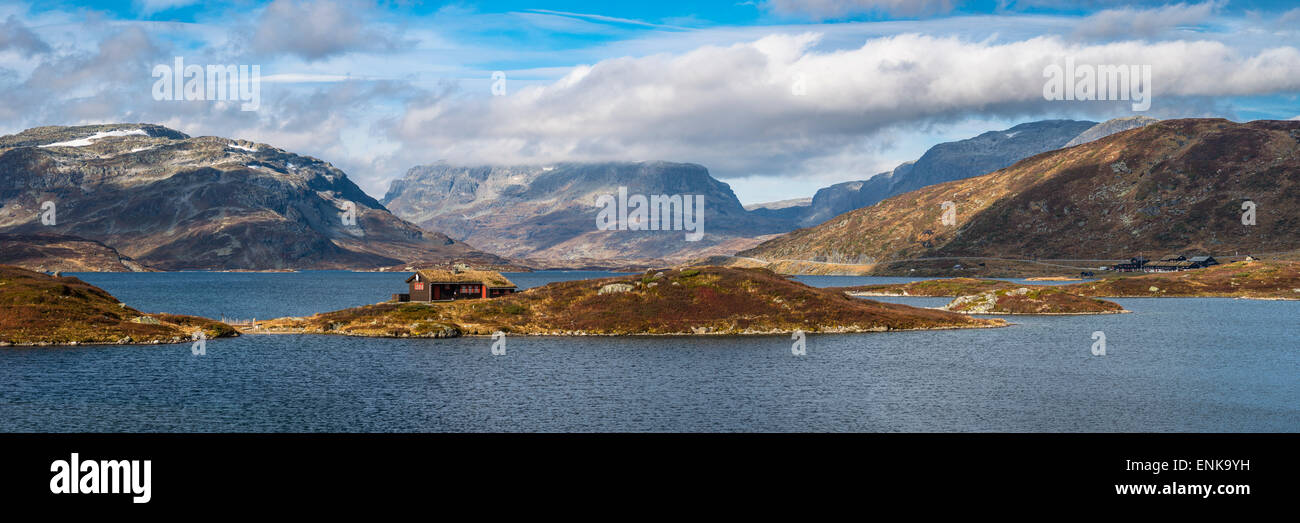 Lake Ståvatn and the Haukelifjell mountains on the southern edge of the Hardangervidda, Norway Stock Photo
