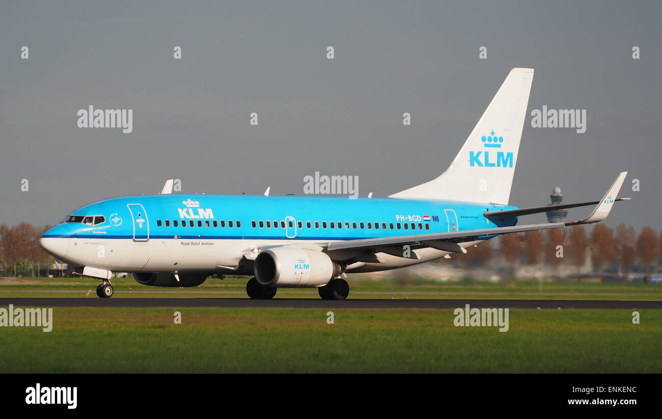 PH-BGD KLM Royal Dutch Airlines Boeing 737-7K2 takeoff from Polderbaan, Schiphol (AMS - EHAM) at sunset Stock Photo