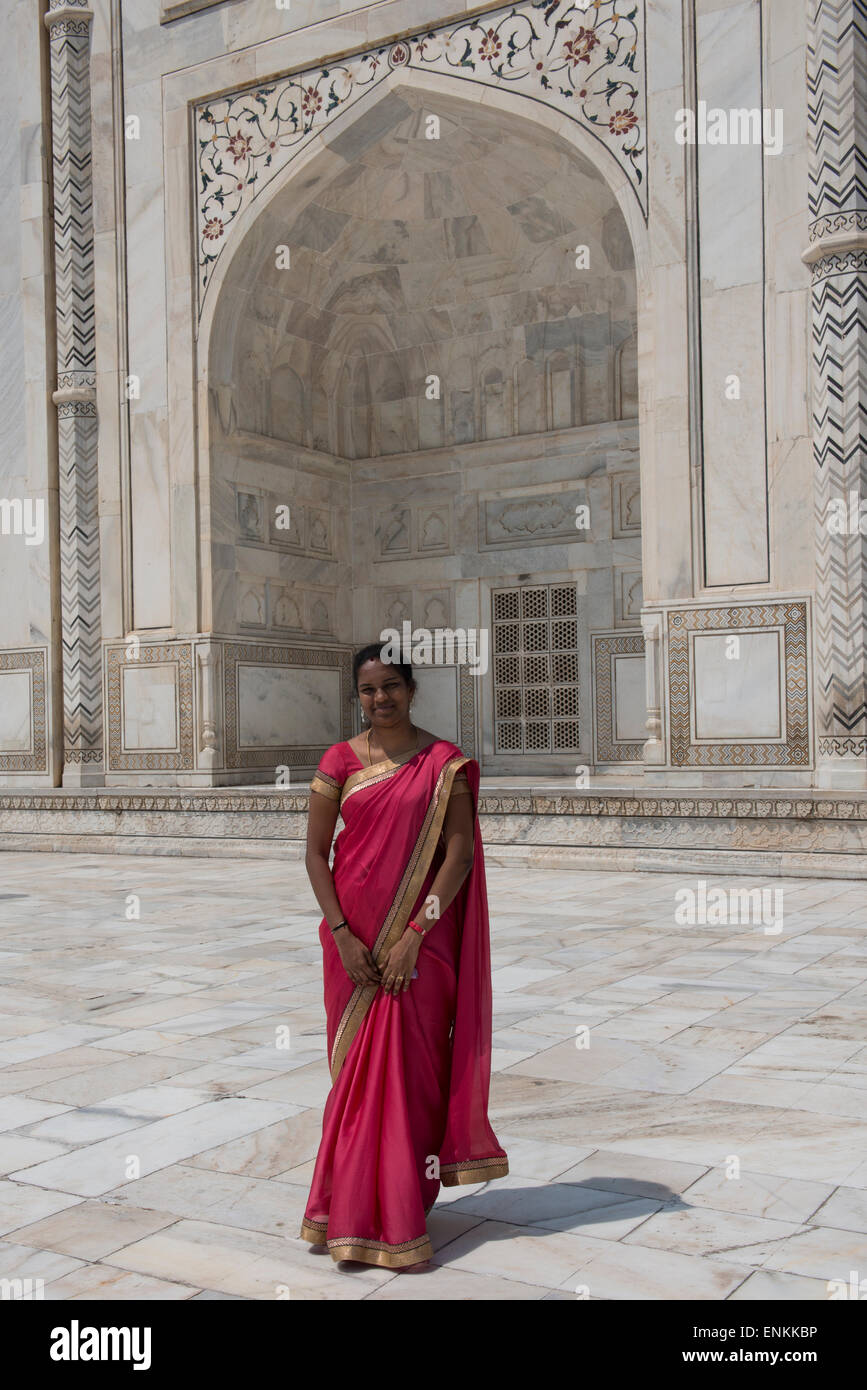 India, Agra, Taj Mahal. Famous landmark memorial to Queen Mumtaz Mahal, circa 1632. UNESCO World Heritage Site. Stock Photo