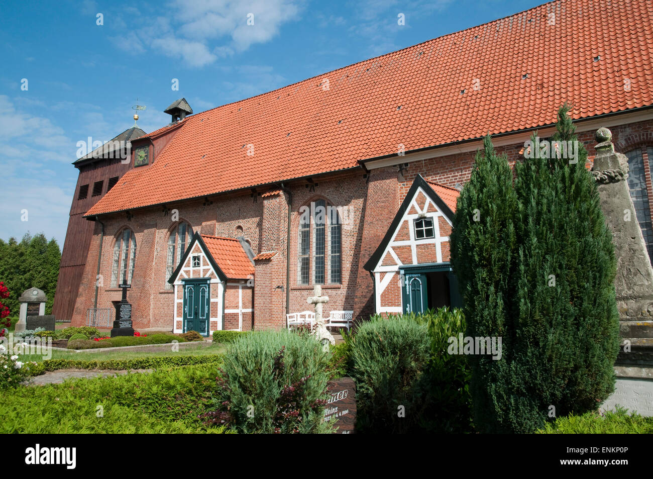 Kirche, Mittelnkirchen, Altes Land, Niedersachsen, Deutschland |  church, Mittelnkirchen, Altes Land, Lower Saxony, Germany Stock Photo
