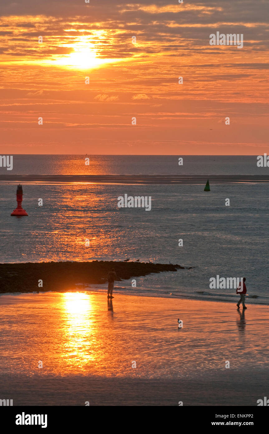 Strand bei Sonnenuntergang, Norderney, Ostfriesische Insel, Nordseekueste, Ostfriesland, Niedersachsen, Deutschland |  beach at Stock Photo