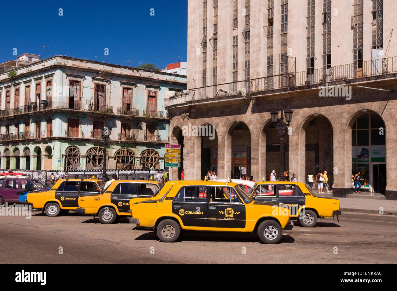 Taxis parked in Havana, Cuba Stock Photo - Alamy