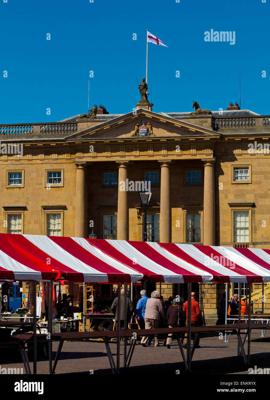 The Market Square and Town Hall in Newark on Trent a traditional market town in Nottinghamshire East Midlands England UK Stock Photo