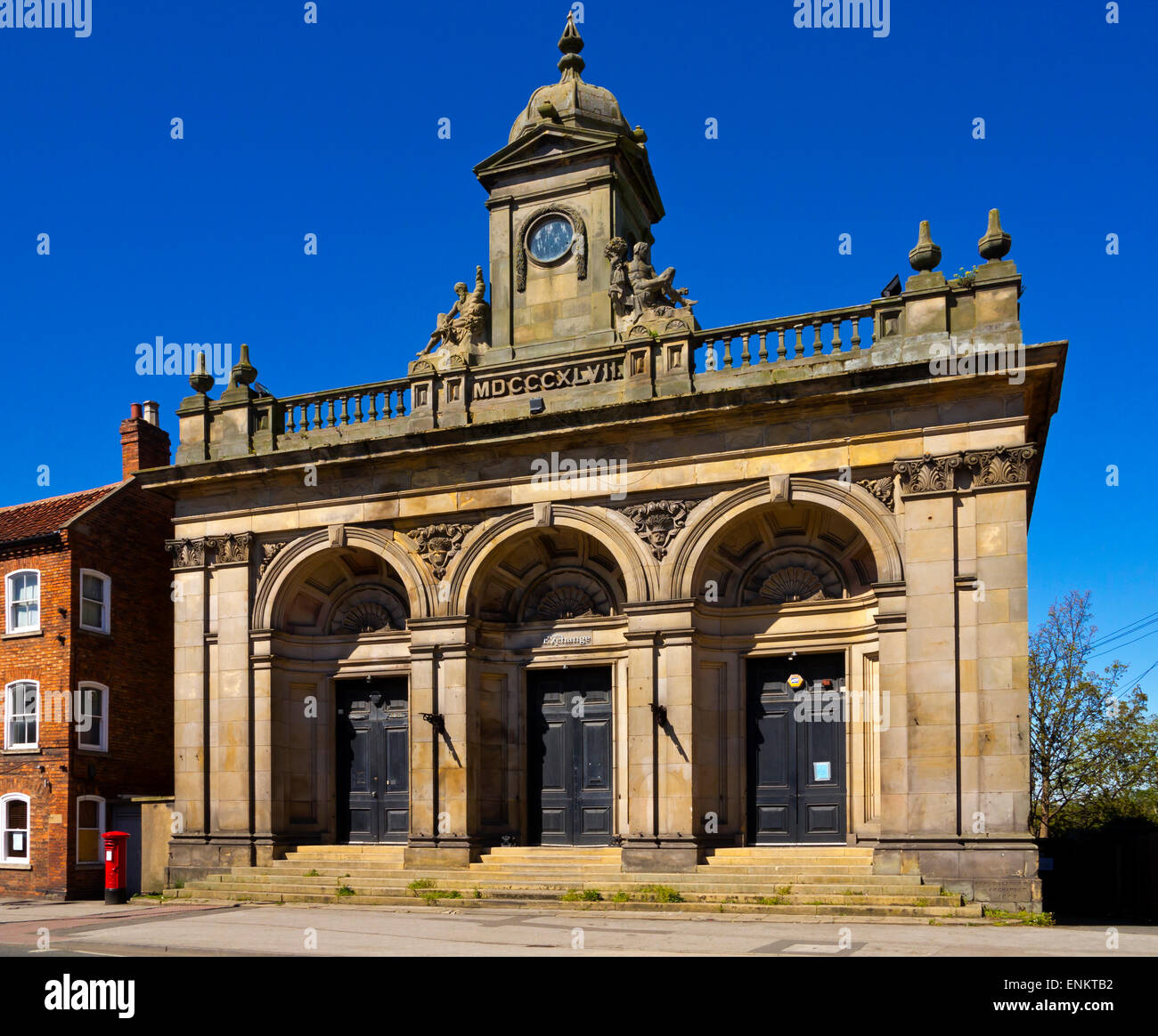 The Corn Exchange building in Newark on Trent Nottinghamshire England UK built 1848 and in use by the corn trade until 1978 Stock Photo