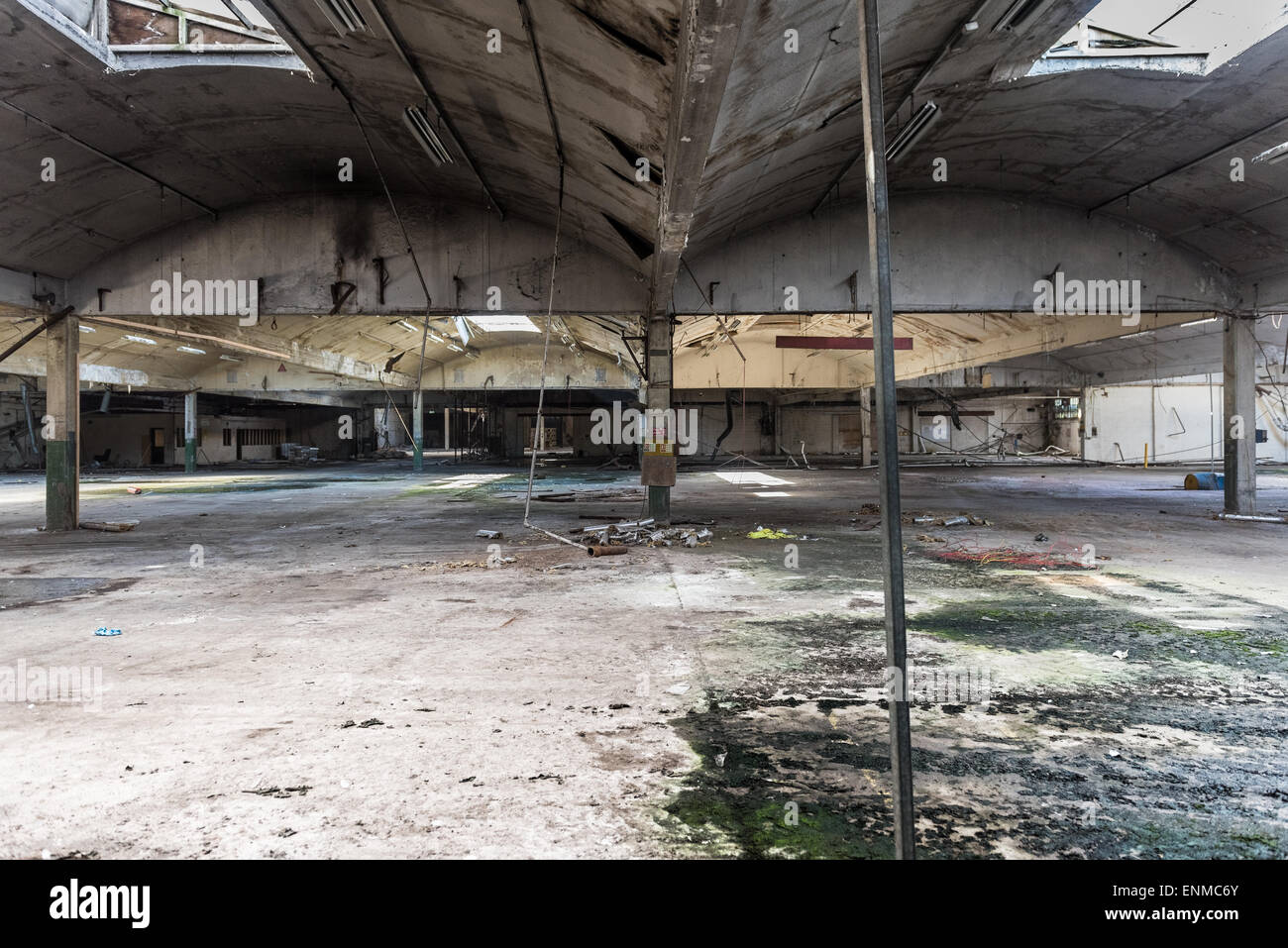 Inside old derelict warehouse hi-res stock photography and images - Alamy