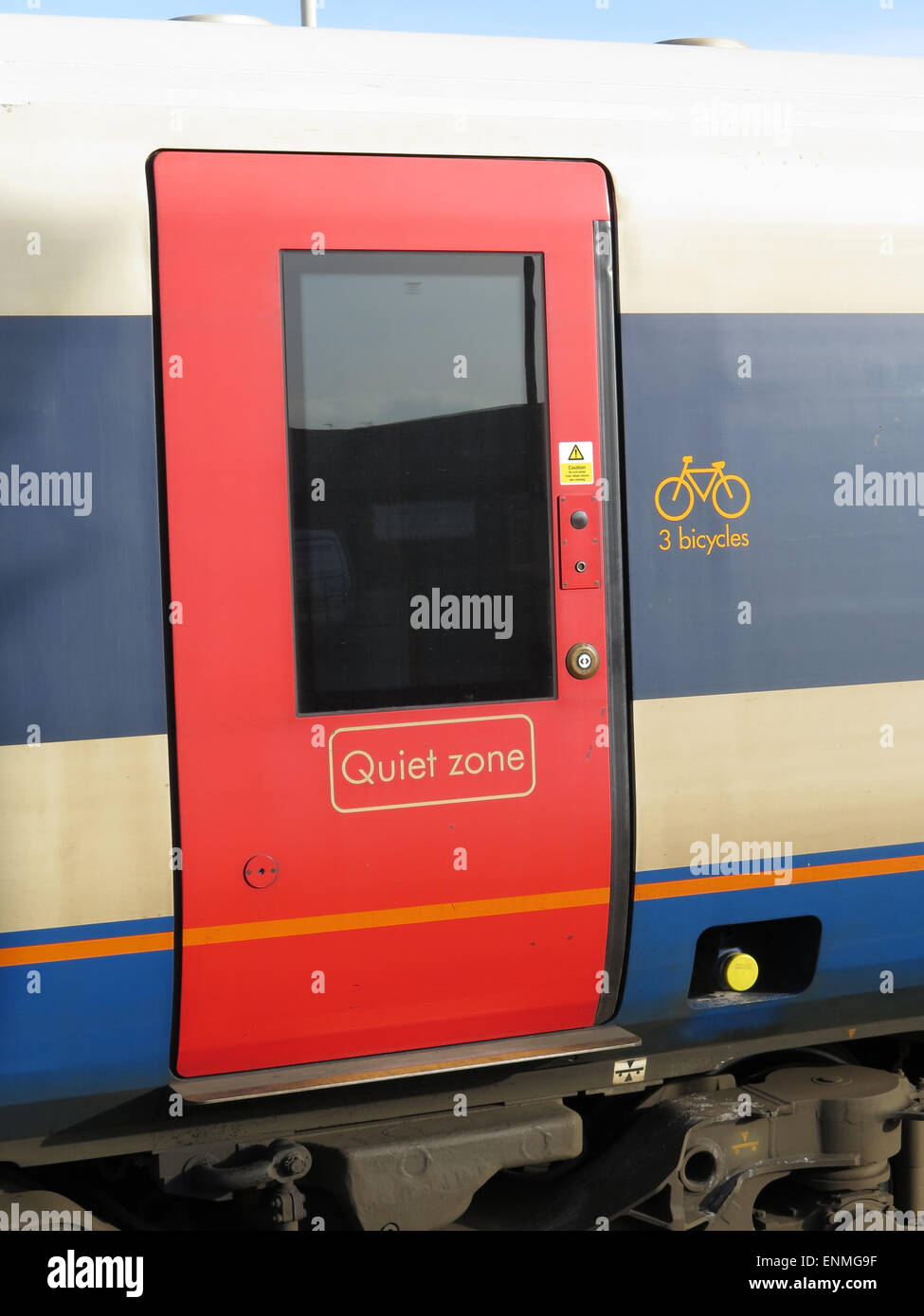 Unidentified Passengers Standing on the Doors of Running Local Train during  Rush Hours Editorial Stock Image - Image of speed, platform: 168031114